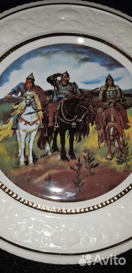 Настенная тарелка фарфор
