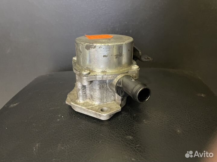 Насос вакуумный Renault Laguna