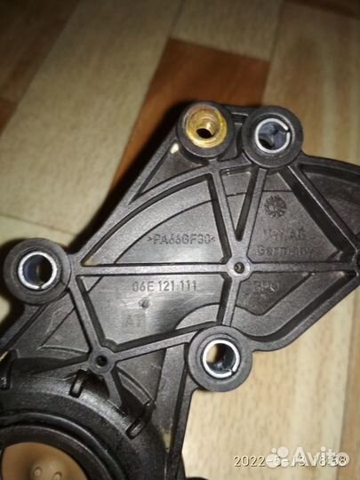 Термостат 06E121111