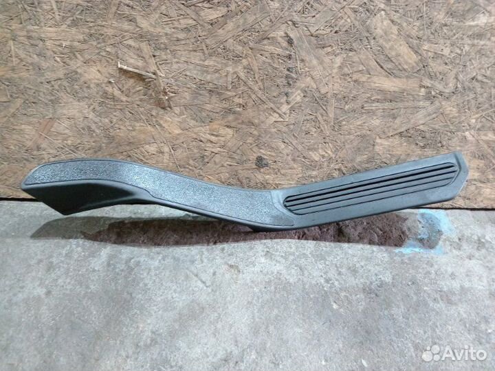 Ступенька подножки левая Scania P8X400 самосвал