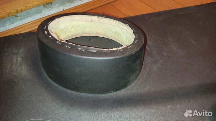 Оригинальная полка для автомобиля марки Фольксваге