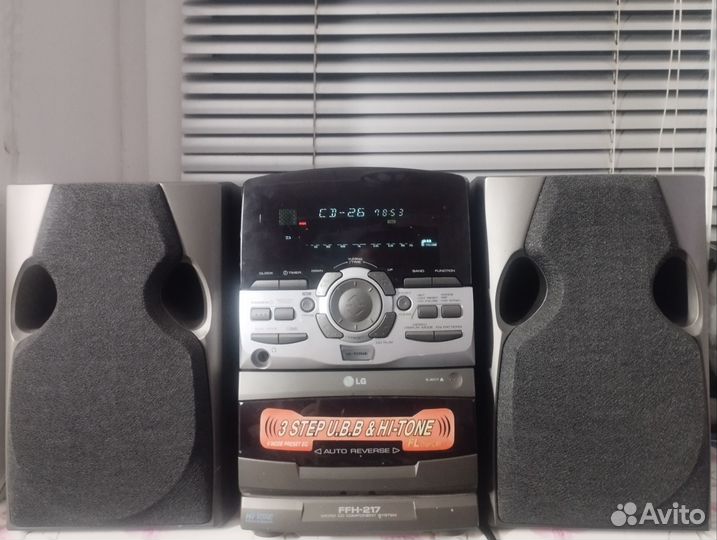 Музыкальный центр LG