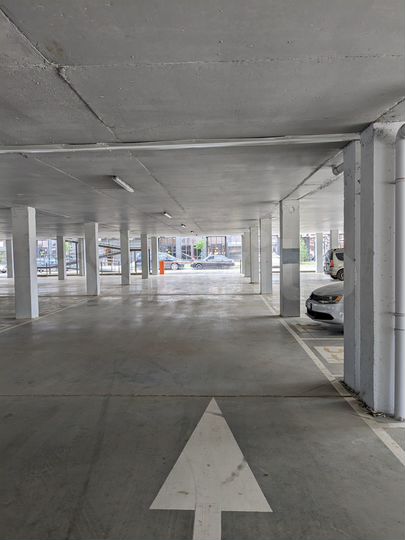 Машиноместо, 14 м²