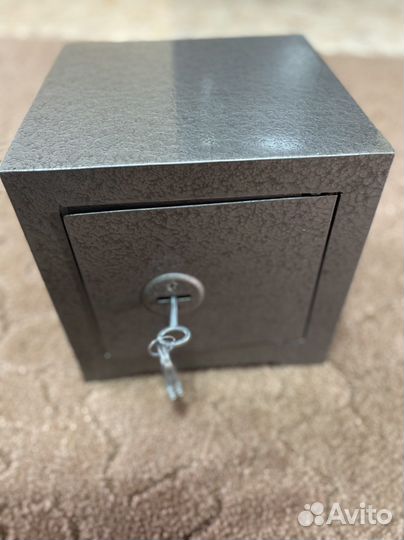 Сейф самый простой