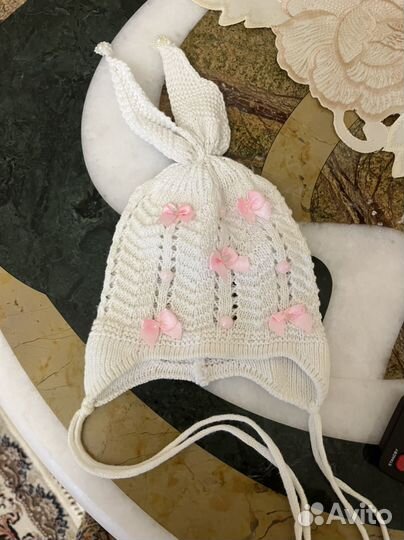 Уголок пеленка и распашонка и шапочка