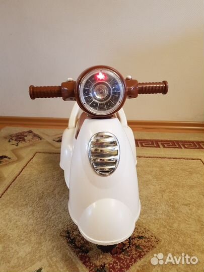 Машинка каталка толокар