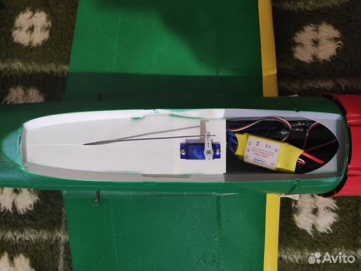 Радиоуправляемый самолет Zero