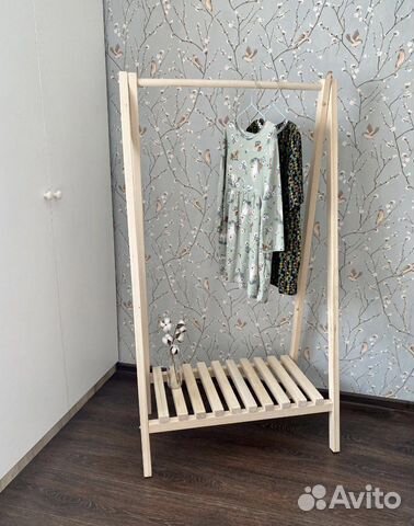 Вешалка напольная деревянная