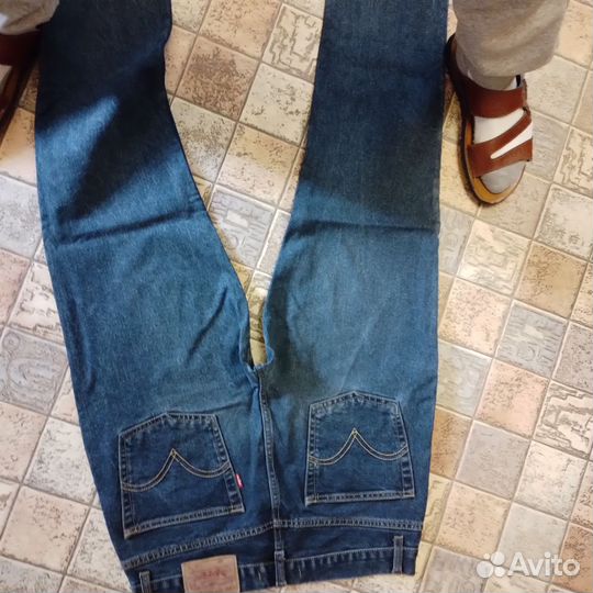 Джинсы levis 630 standart 33r