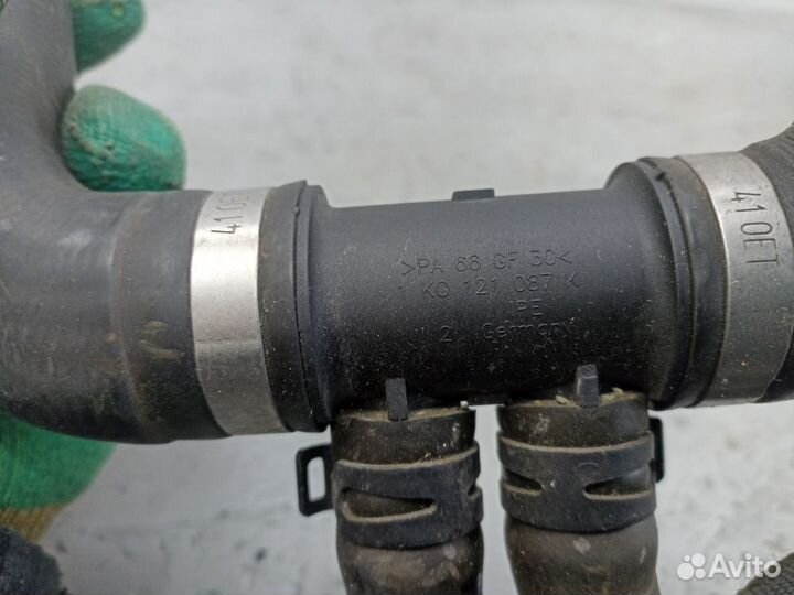 Патрубок системы охлаждения Volkswagen Touran 1T