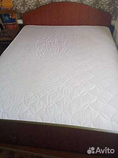 Продам кровать бу, 2х спальная, с матрасом