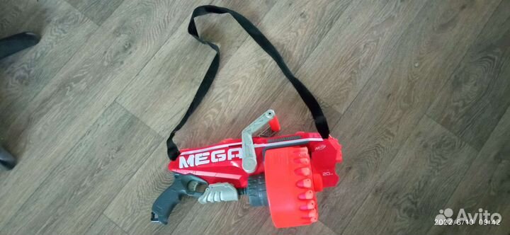 Мегаладон, нерф пистолет