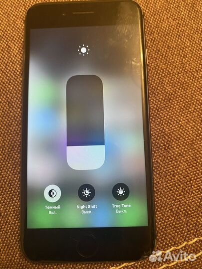 Телефон iPhone 8