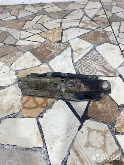 Петли капота Renault Logan седан 1.4 (K7J710) 2007