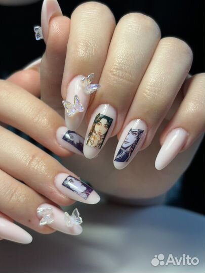 Модель на маникюр