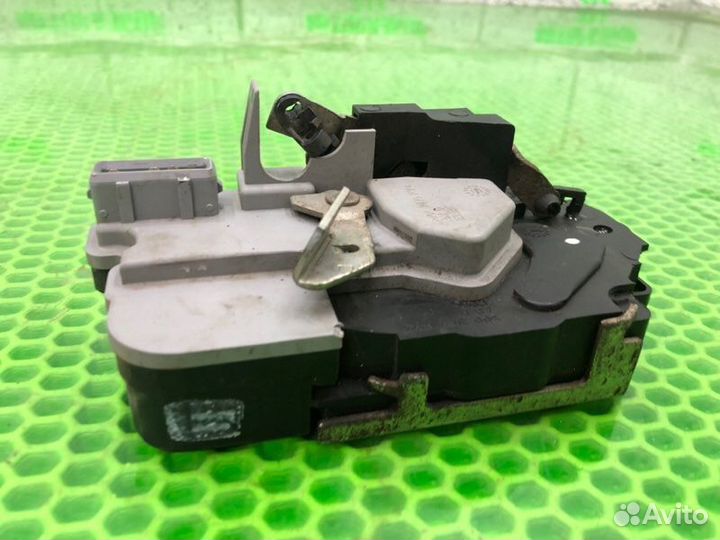 Замок боковой двери задний правый LADA Kalina