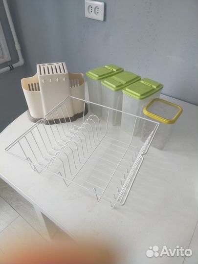 Сушилка для посуды и подставка для ножей и стол.пр