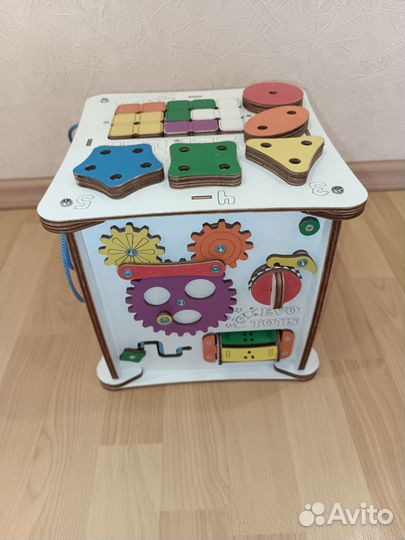 Бизиборд куб