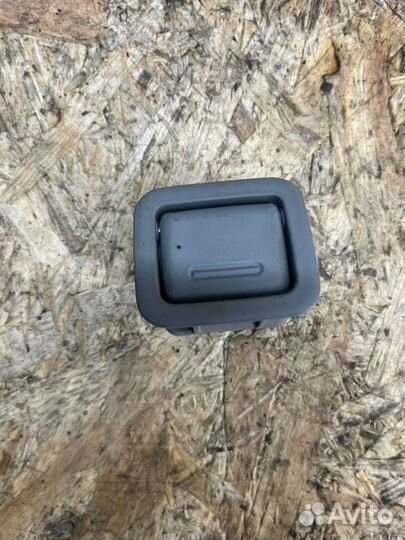 Крючок для одежды Audi A8 D3 3.2 2007