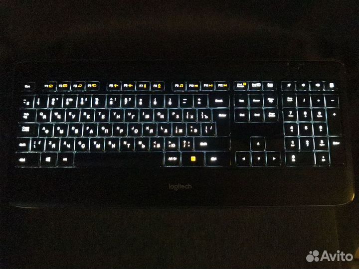 Клавиатура Logitech Wireless Illuminated K800