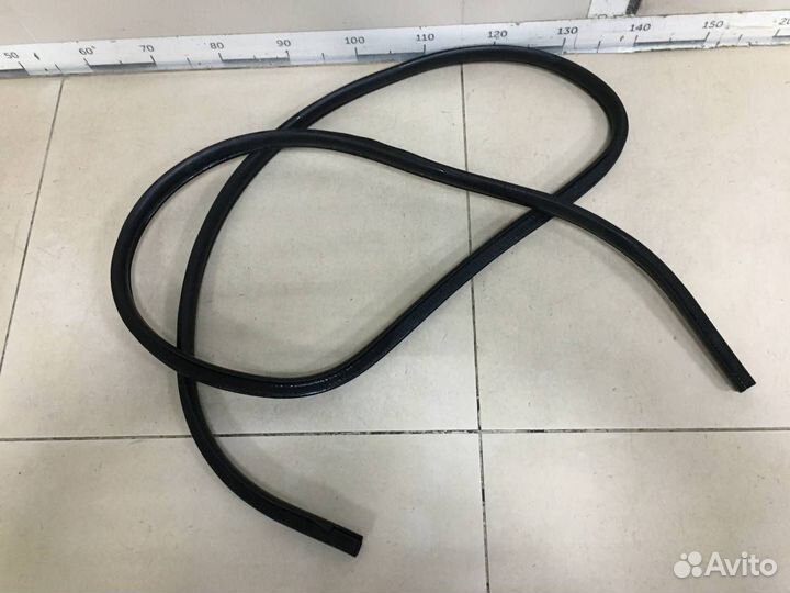 Уплотнитель проема двери задней правой Citroen C4 Aircross 2012-2017