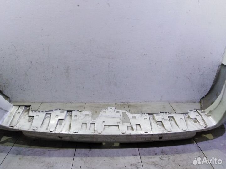 Бампер задний Тойота