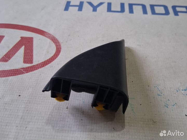 Уголок зеркала передний правый Kia Rio 2 JB