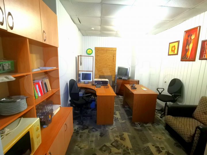 Здание, 270 м²