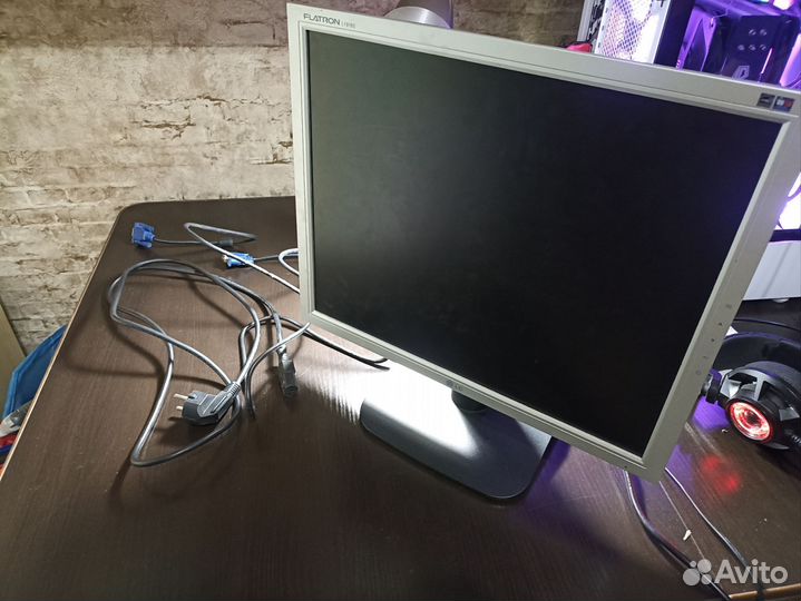 Монитор LG flatron l 1918 s