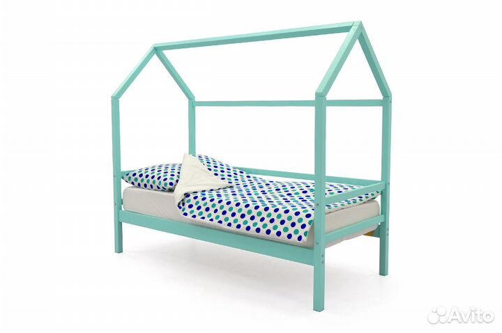 Детская кровать-домик из массива