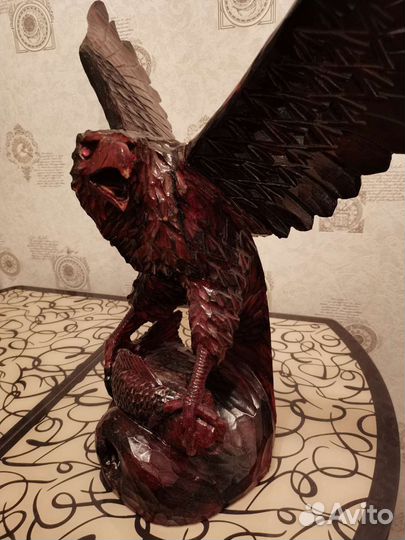 Резная фигура из дерева - 