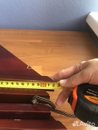 Полка угловая для икон