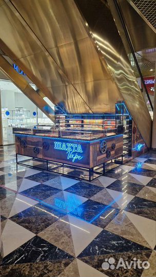 Продавец в Вейп шоп