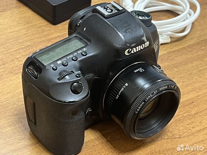 Зеркальный фотоаппарат Canon 5D m3