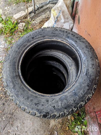 Goodyear Ultragrip 600 215/65 R16