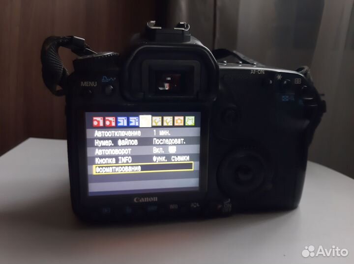 Зеркальный фотоаппарат canon