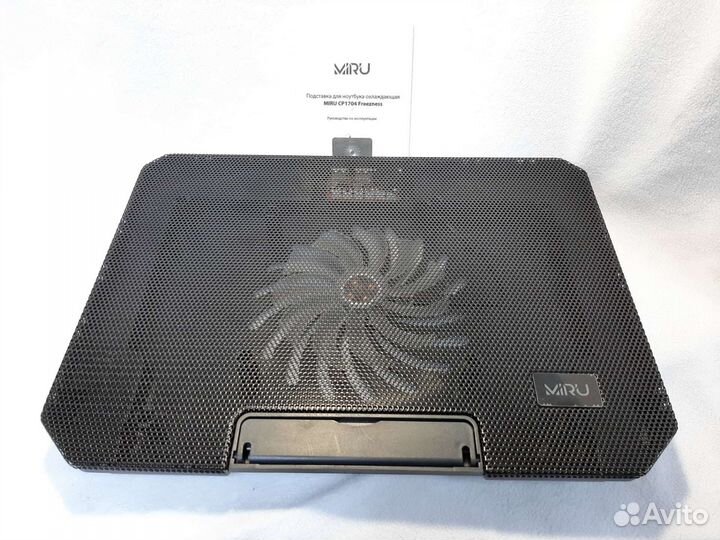 Охлаждающая подставка для ноутбука miru CP 1704