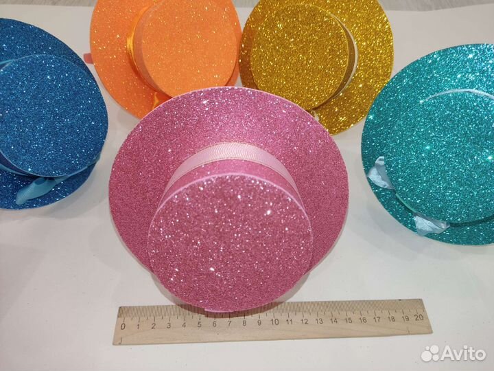 Шляпы на ободке