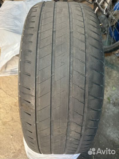 Bridgestone Alenza 001 245/50 R19