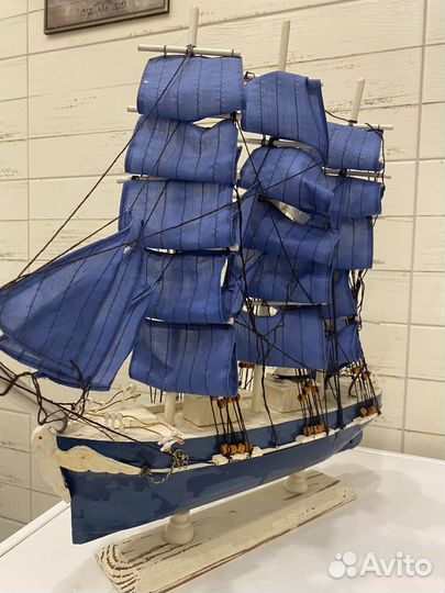 Модель парусного корабля