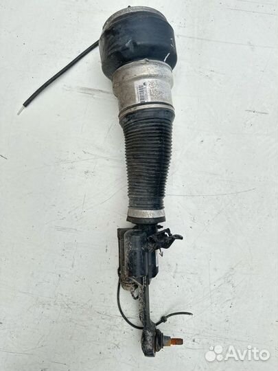 Стойка подвески передняя правая Mercedes-Benz