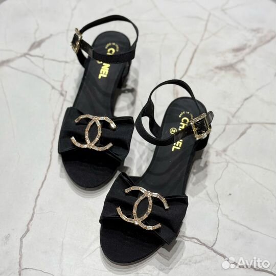 Босоножки женские