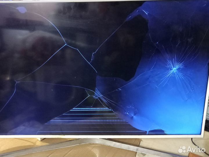 Продам телевизор samsung UE40 J 5510 AU