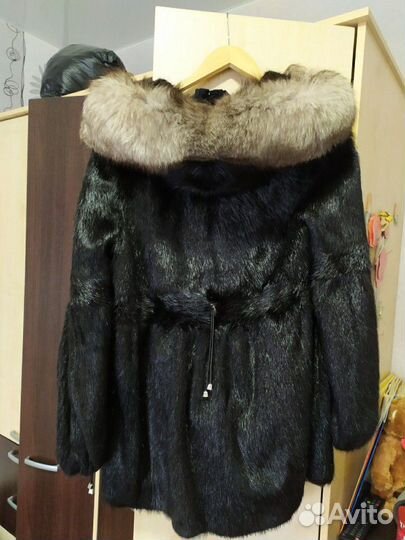 Шуба нутрия с песцом