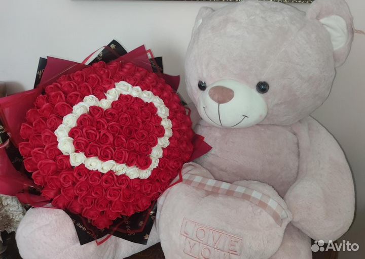 Плюшевый медведь мыльные розы
