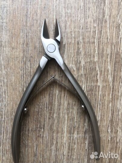 Инструмент доя маникюра и педикюра