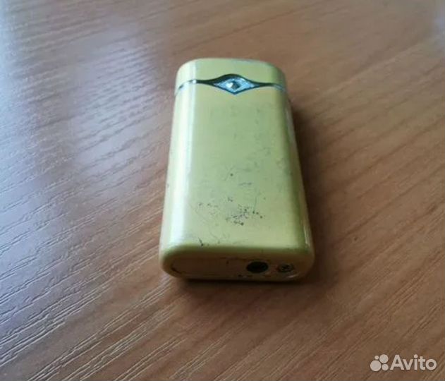 Винтажная газовая зажигалка металл