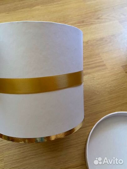 Коробка с декоративным наполнением