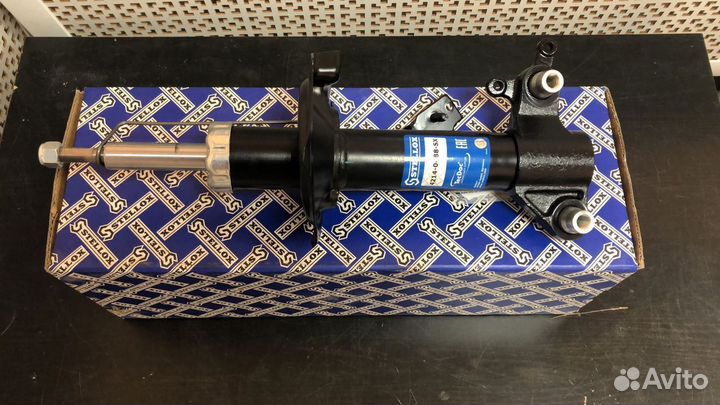 Амортизатор передний правый Nissan Primera