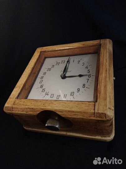 Часы корабельные, судовые